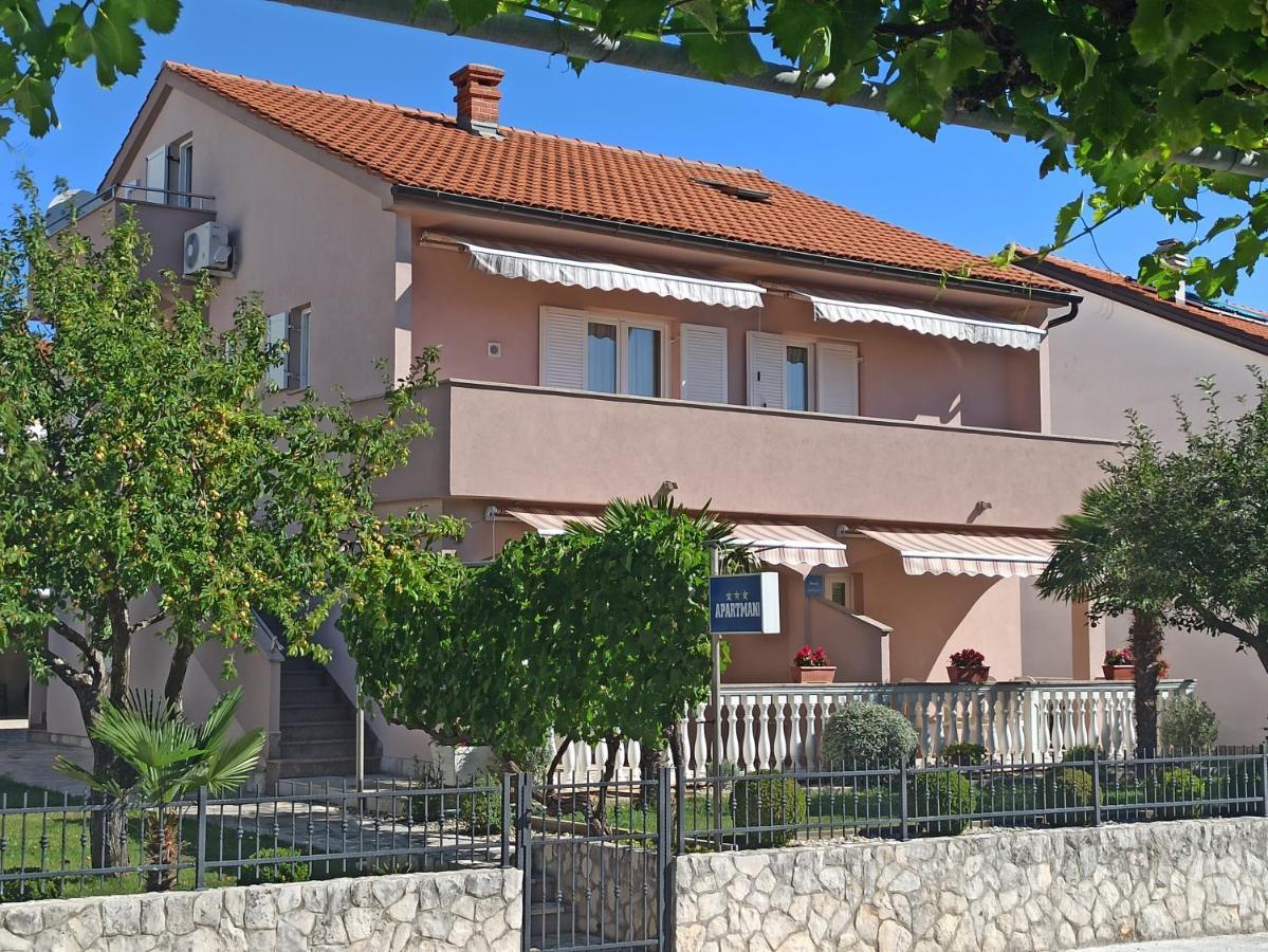 Apartmani Vesna Крк Екстер'єр фото
