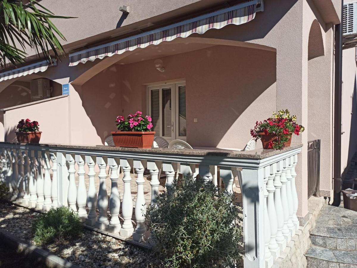 Apartmani Vesna Крк Екстер'єр фото