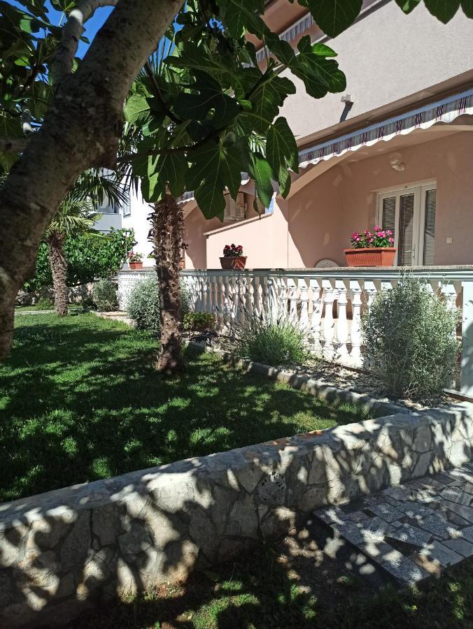 Apartmani Vesna Крк Екстер'єр фото