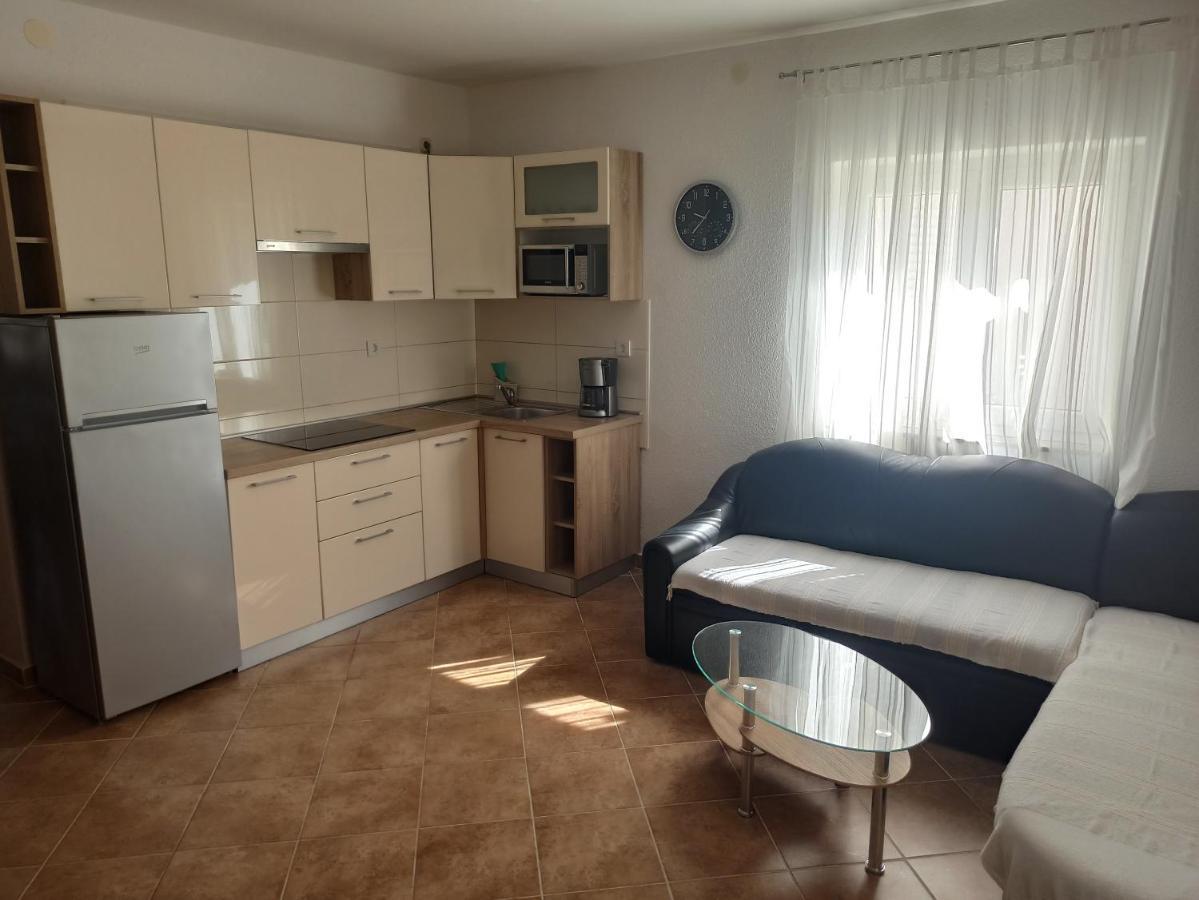 Apartmani Vesna Крк Екстер'єр фото