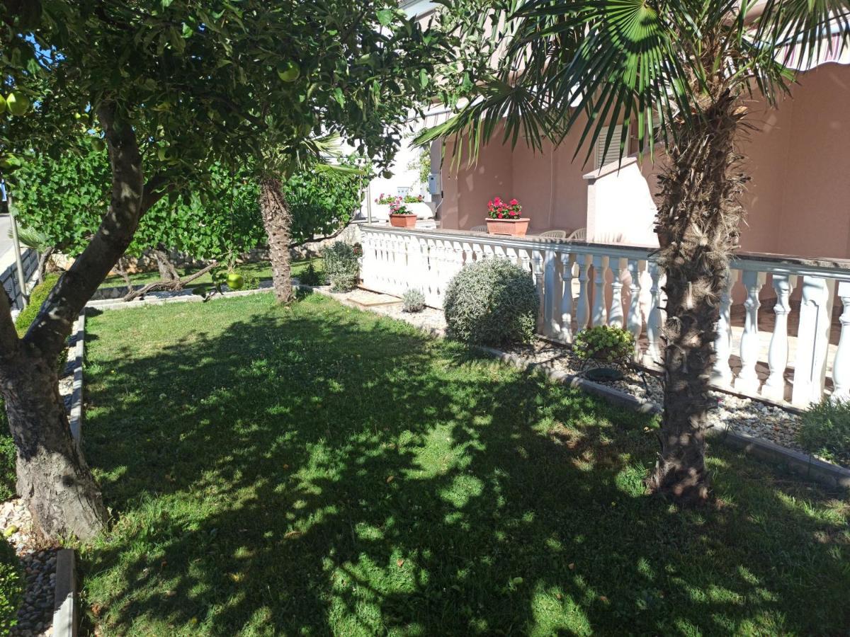 Apartmani Vesna Крк Екстер'єр фото