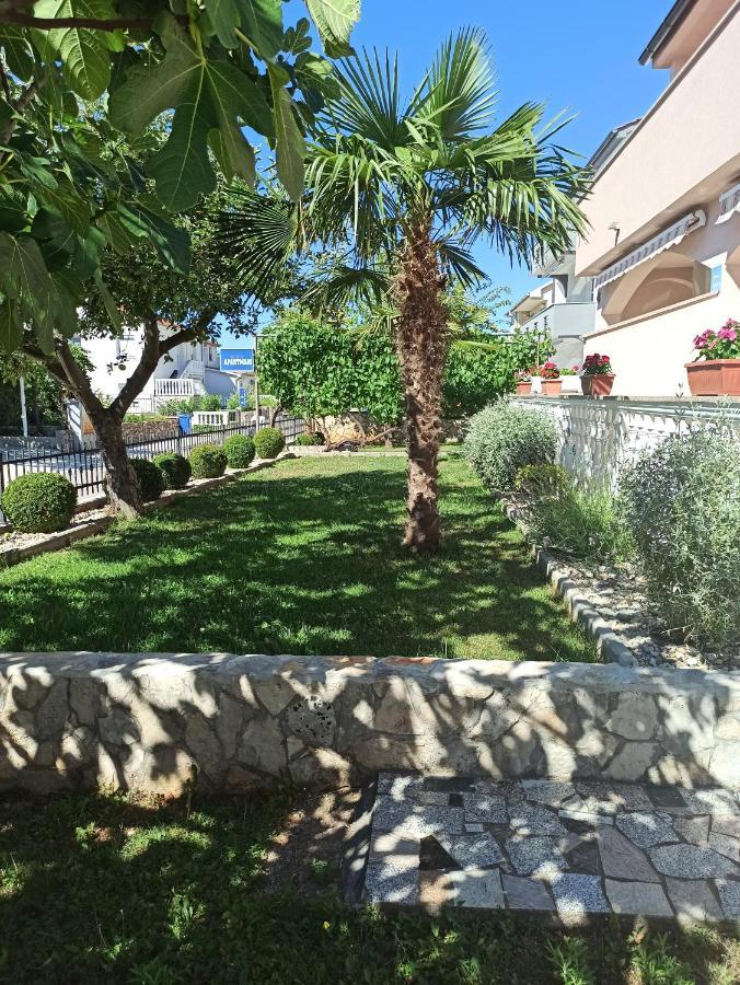 Apartmani Vesna Крк Екстер'єр фото