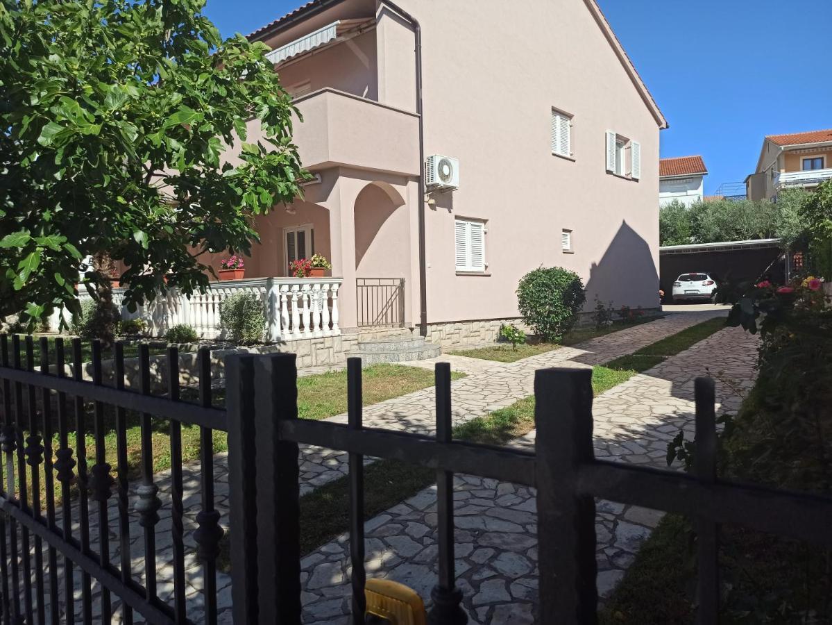Apartmani Vesna Крк Екстер'єр фото