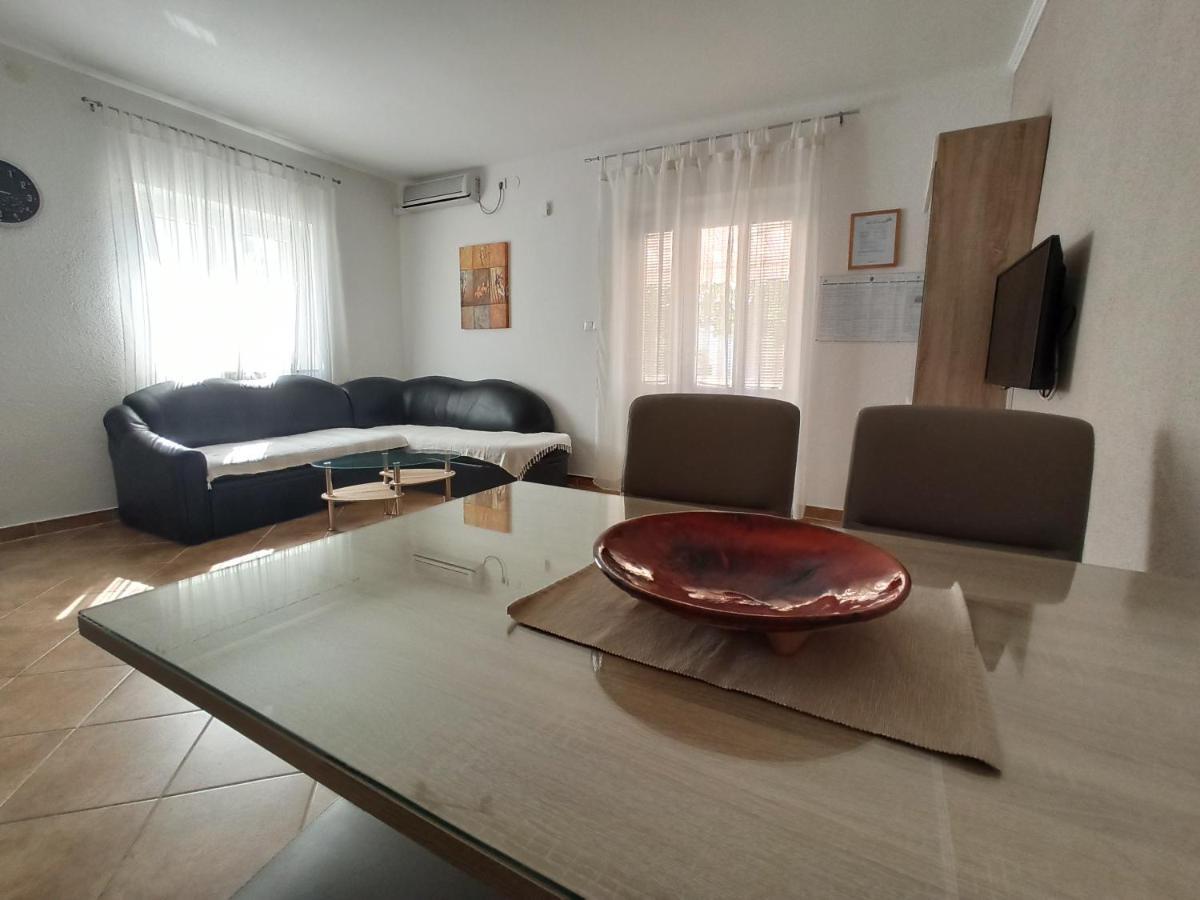 Apartmani Vesna Крк Екстер'єр фото