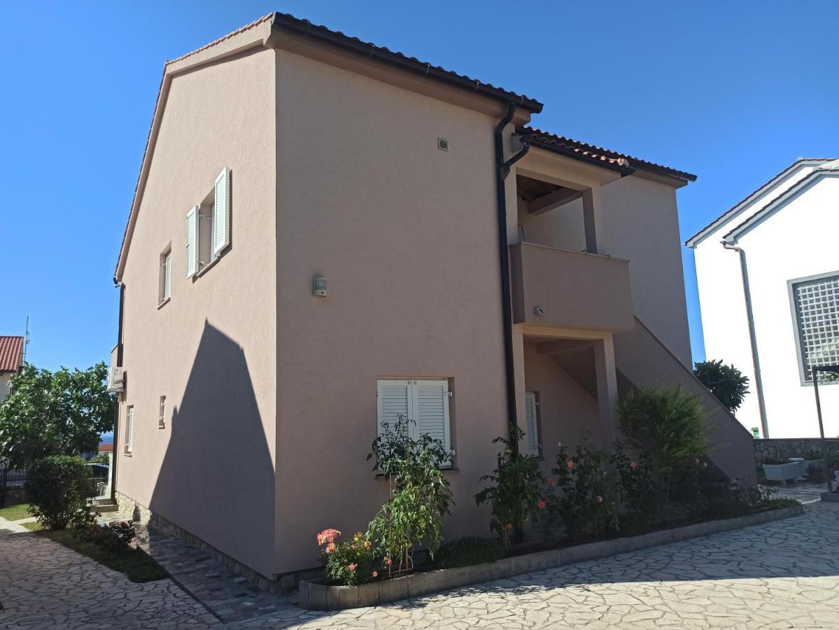 Apartmani Vesna Крк Екстер'єр фото