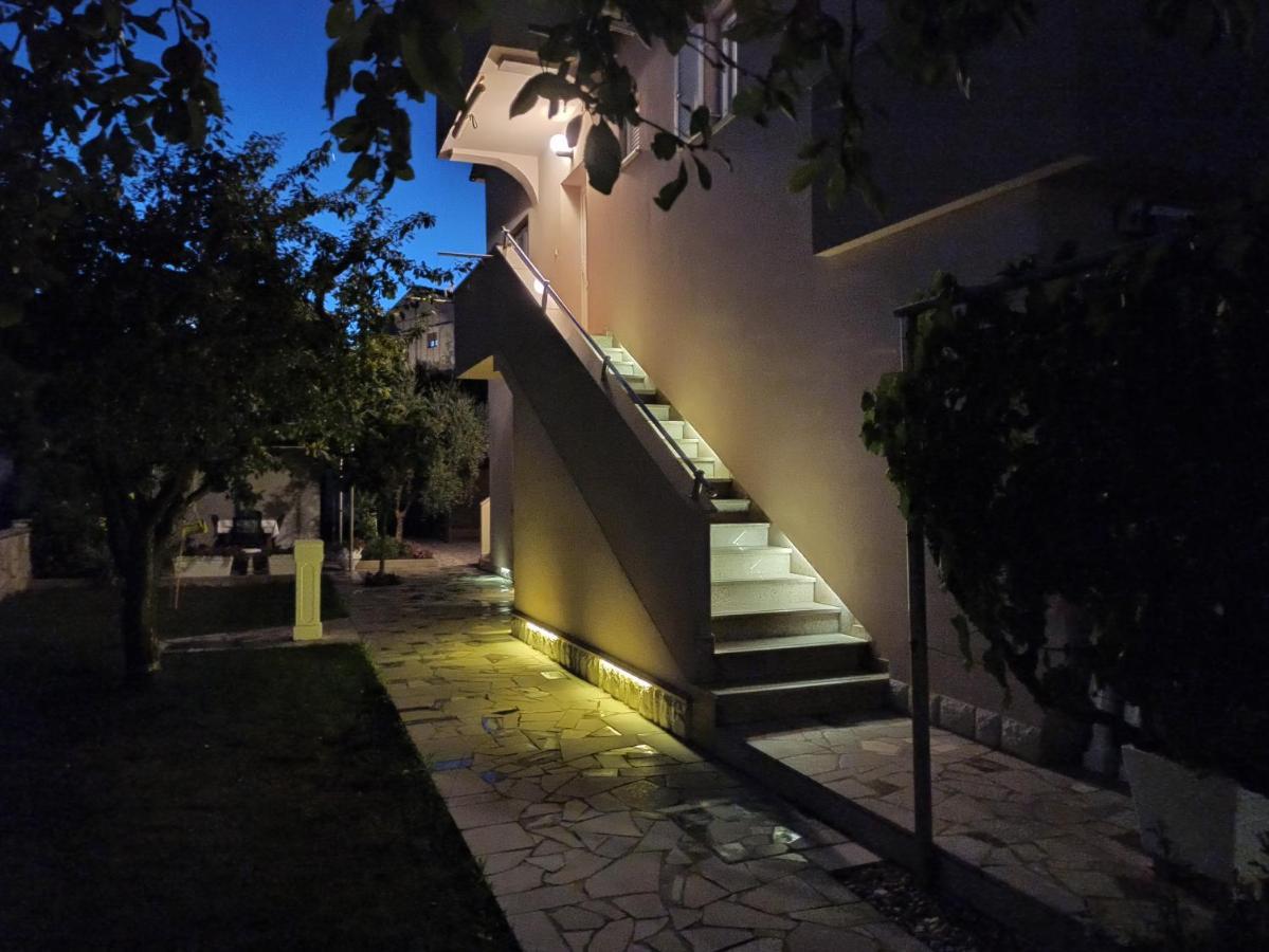 Apartmani Vesna Крк Екстер'єр фото