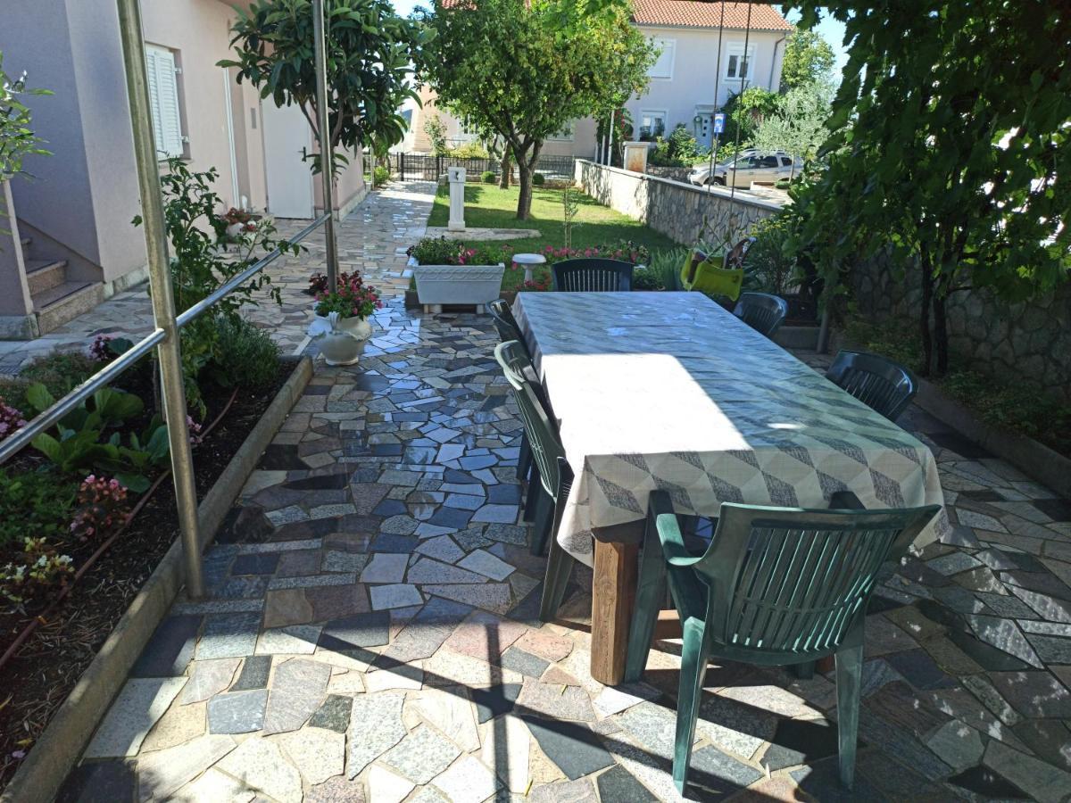 Apartmani Vesna Крк Екстер'єр фото