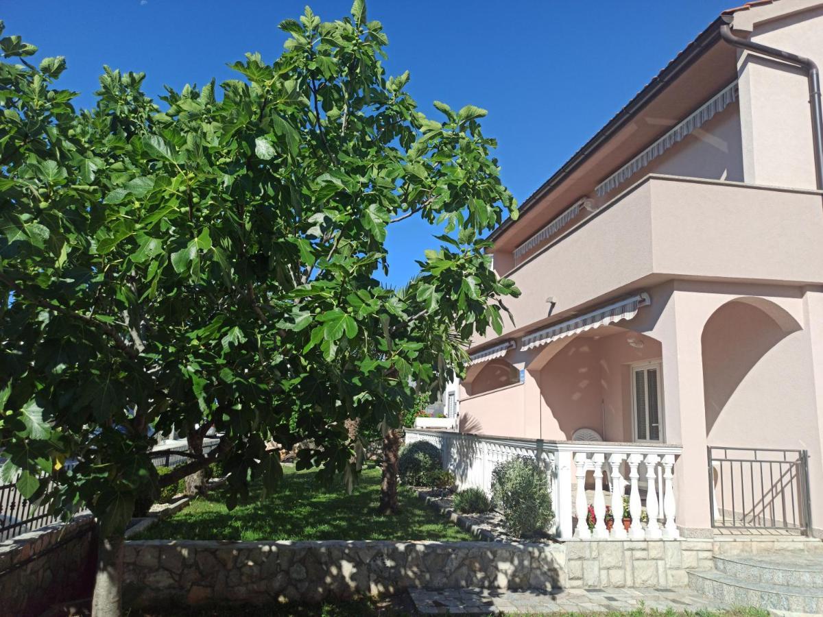 Apartmani Vesna Крк Екстер'єр фото