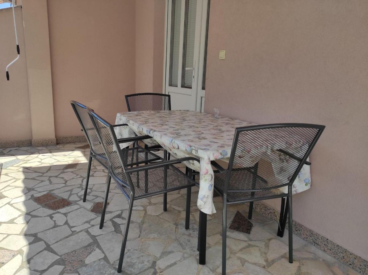 Apartmani Vesna Крк Екстер'єр фото