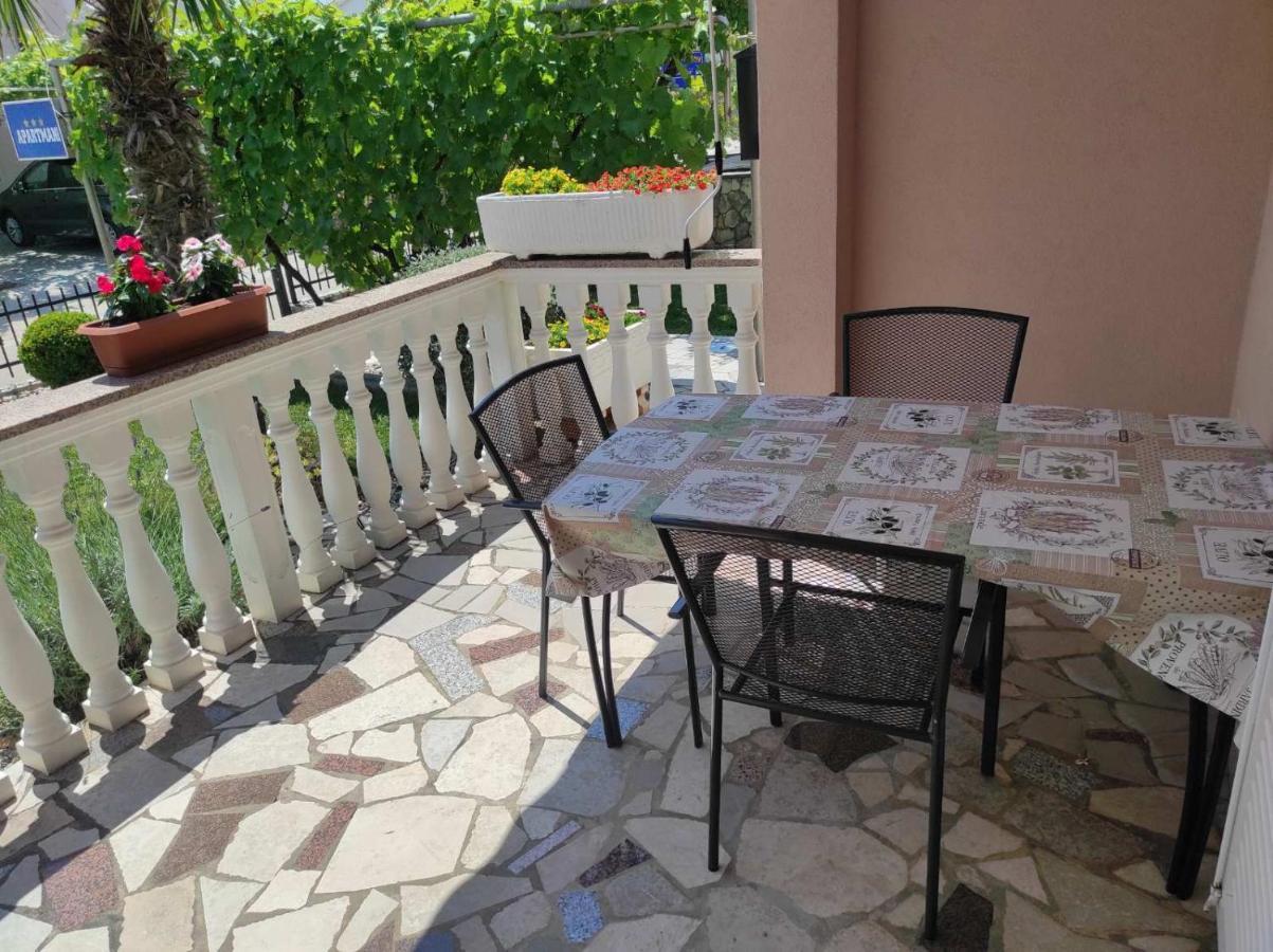 Apartmani Vesna Крк Екстер'єр фото